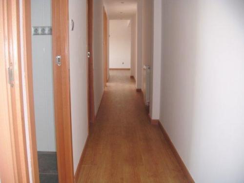 PISO EN LA CALLE RIOJA JUNTO AVENIDA Madrid MUY CERCA