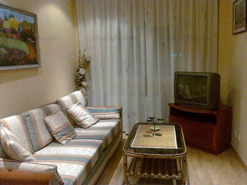 Se alquila estupendo piso en el barrio de las Delicias