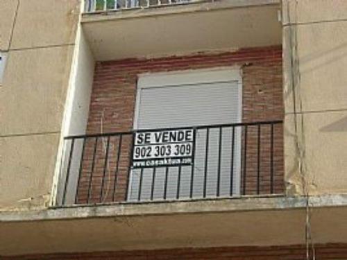 Piso de 54 metro2 utilesDispone de 3 habitaciones y un