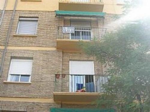 Piso de 74.44 m2 utiles .Piso de cuatro dormitorios y