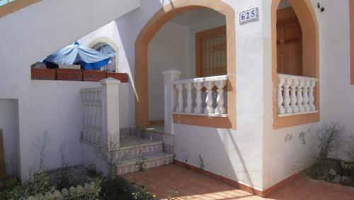 VIVIENDA DE 2 DORMITORIOS EN ZONA RESIDENCIAL