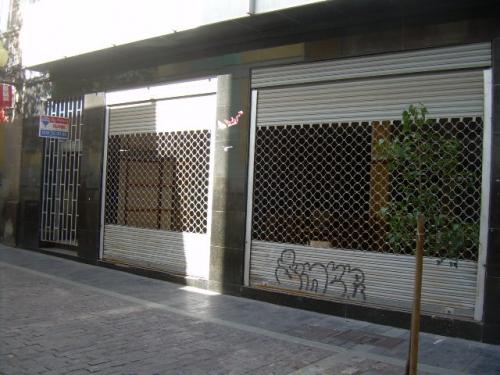 Amplio local en C/ Torres.