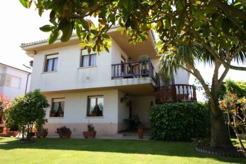 Venta de Chalet adosado en Cóbreces, Alfoz de Lloredo