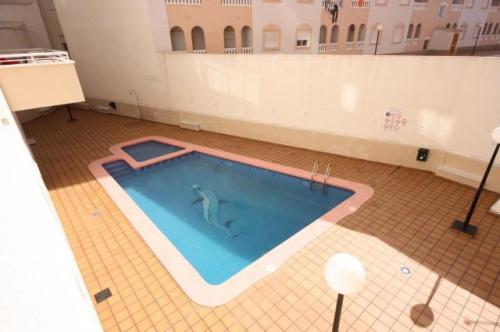 TORREVIEJA 2 HABS PISCINA SEMI-NUEVO 75.000 E 