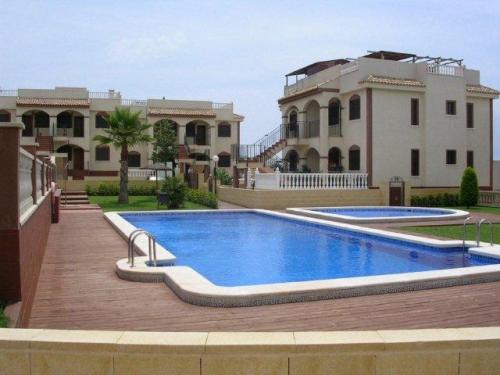 Terreno rustico con casa de madera junto al paraje torrevieja