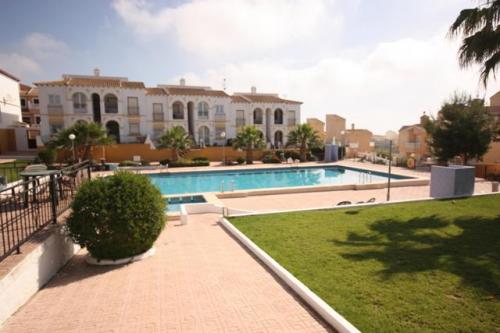 O.COSTA BUNGALOW 1 HABS 50.000 EUROS,PISCINA.