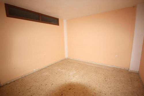 TORREVIEJA AL LADO PLAYA PISO AMPLIO 3 HABS 52.500 EUROS