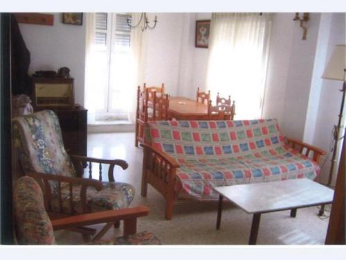 ALQUILO  ATICO  DE  2  DORMITORIOS