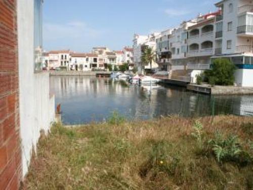 empuriabrava parcela terreno con amarre