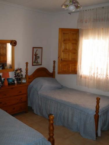 CHALET EN LA URB LA MARINA