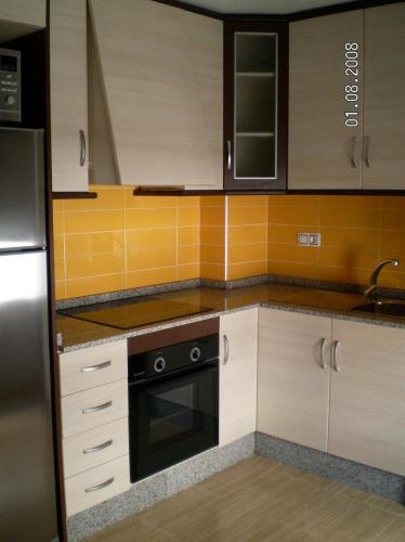 ROSNELY VENDE PISO TODO EXTERIOR EN REDOVAN AMUEBLADO Y EQUIPADO