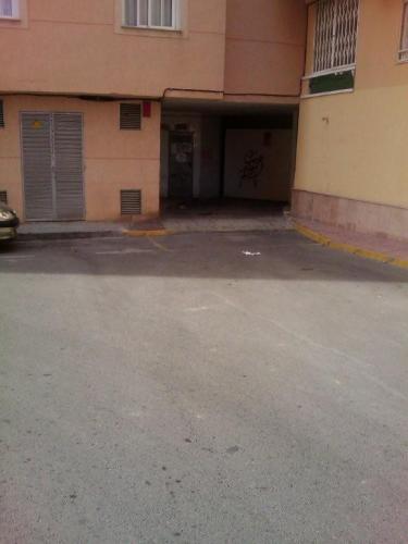 Alquiler parking sotano molinos torrevieja 