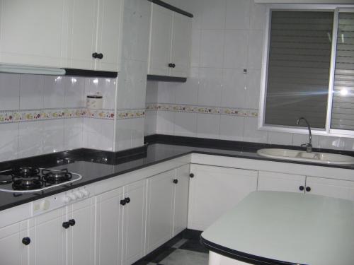 ROSNELY VENDE PISO EN REDOVAN