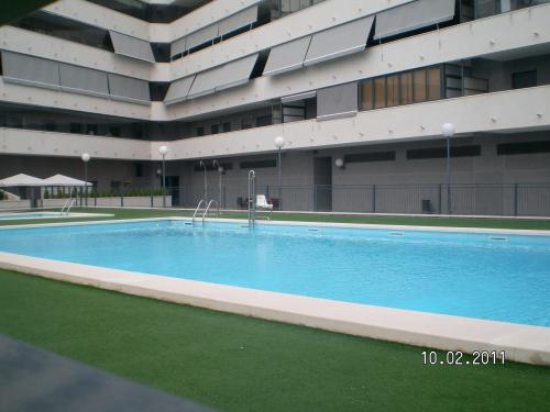 ROSNELY VENDE PISO EN RESIDENCIAL PRIVADO (ELCHE)