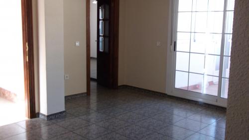 ROSNELY VENDE ÁTICO EN REDOVAN CENTRICO