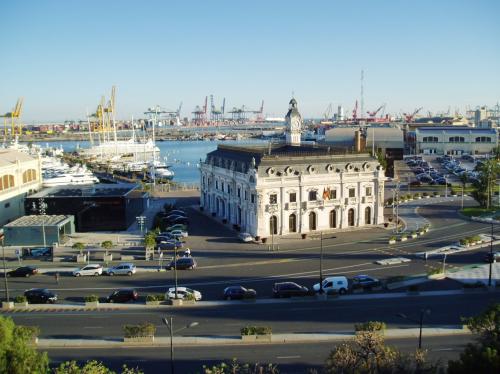 Excelente piso frente al puerto