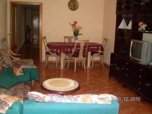 PISO A LA VENTA EN REDOVAN JUNTO A LA PLAZA DE LA PAZ