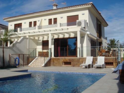 ESPECTACULAR CHALETH EN TORREVIEJA,GRAN ZONA….. 