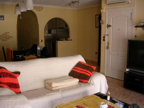 Alquilo apartamento centro salud la loma y colegio