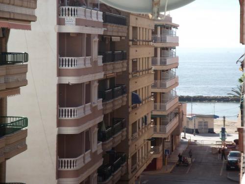 Torrevieja piso 2 dormitorios vistas al mar 79.000€