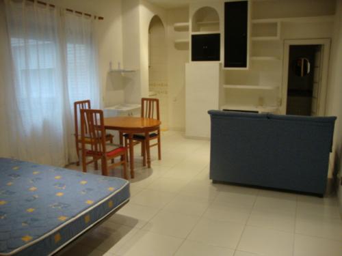 MLS:12#24 Alquiler amplio estudio Barrio Retiro - 550 €