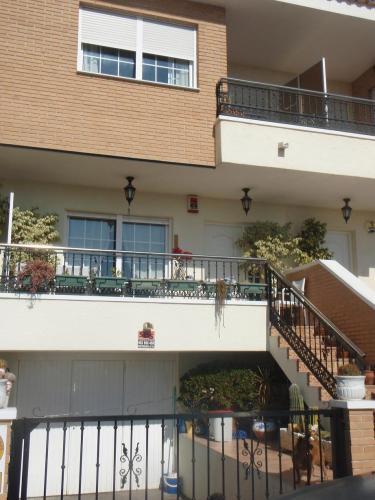 ROSNELY VENDE BUNGALOW EN RAFAL (5 DORMITORIOS)