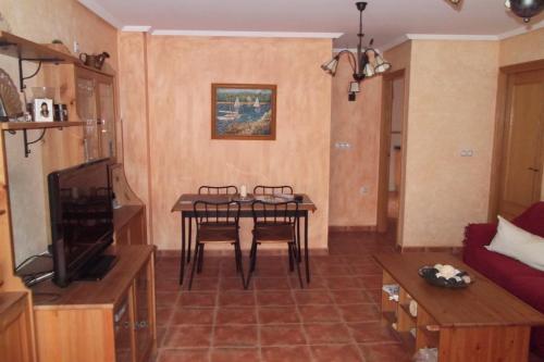 ROSNELY VENDE BUNGALOW EN RESIDENCIAL CON PISCINA REDOVAN
