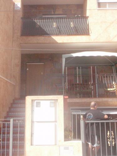 ROSNELY VENDE BUNGALOW GRANDE CON ASCENSOR EN REDOVAN