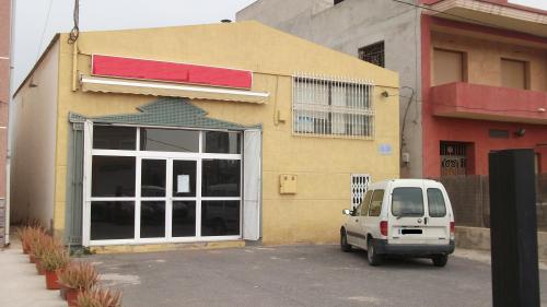 ROSNELY VENDE NAVE EN LA CAMAPANETA (ORIHUELA)