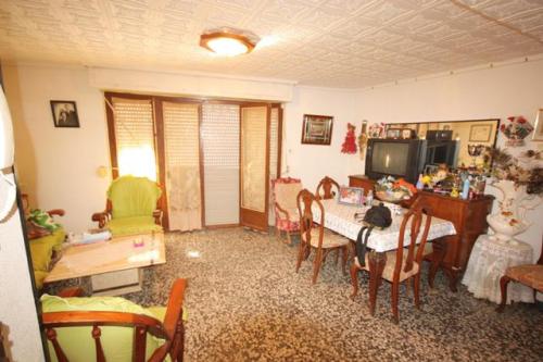 TORREVIEJA AL LADO PLAYA 4 HABS 49.000 EUROS.