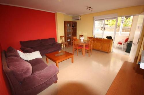 TORREVIEJA, A METROS PLAYA EL CURA 3 HABS 86.000 EUROS.