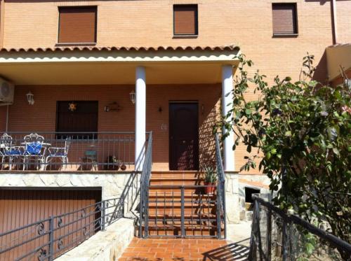 ref-00092 Arges, urb. el aguardentero, chalet adosado