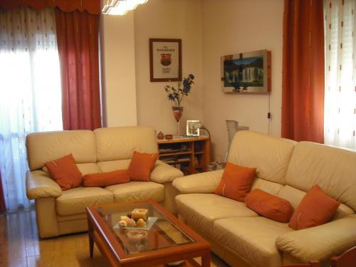 ROSNELY VENDE PISO EN CALLOSA DE SEGURA AMUEBLADO