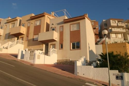 ZONA GUARDAMAR ,BUNGALOW CON GRAN SOLARIUM PRIVADO 2 HABS 65.000