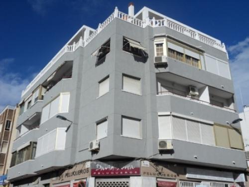 TORREVIEJA VIVIENDA CON  ,PISCINA,CERCA PLAYA 42.000 EUROS