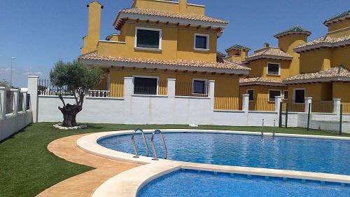 PAREADO 2 DORMITORIOS con SÓTANO,PARCELA Y PARKING