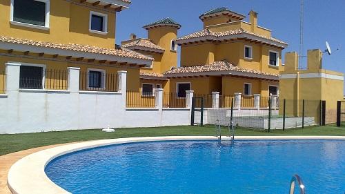 PAREADO 3 D con SÓTANO, PARCELA Y PARKING. CIUDAD QUESADA.