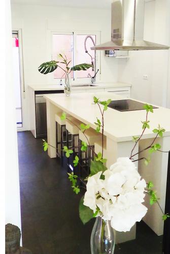 CHOLLO BUNGALOW 210M2 DE DISEÑO URB. CON PISCINA