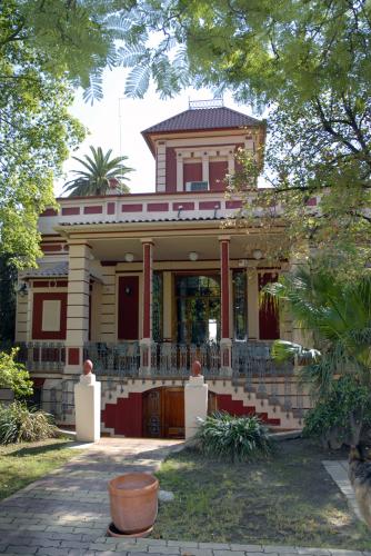 VILLA tipo PALACETE de 1900, totalmente RESTAURADA, PERFECTA en Benimamet, VALENCIA