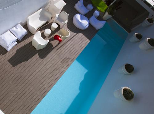 CASA de DISEÑO en PLAYA MALVARROSA, 1ª línea. VALENCIA. CON PISCINA PRIVADA.