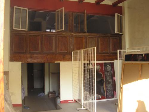 OPORTUNIDAD. Local CON MUCHO ENCANTO, altillo, patio, vigas de madera...más de 130 m2 en el barrio del CARMEN,Valencia. 175.000.-€