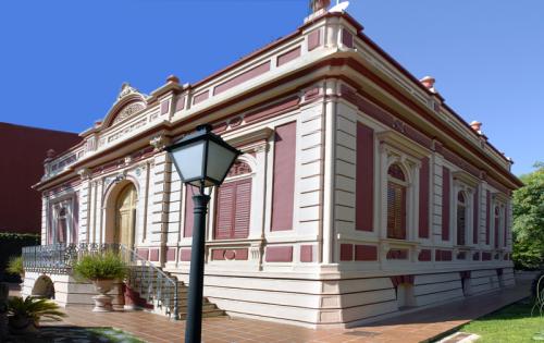 VILLA tipo PALACETE en ALQUILER, Benimámet, VALENCIA. Con 517 m2 y 1710 de jardín privado. ÚNICA