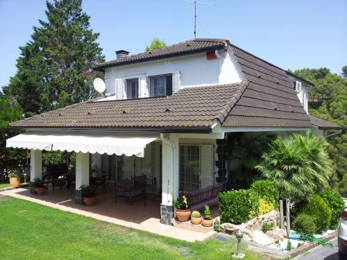 Casa grande y bonita, alquiler con opción a compra