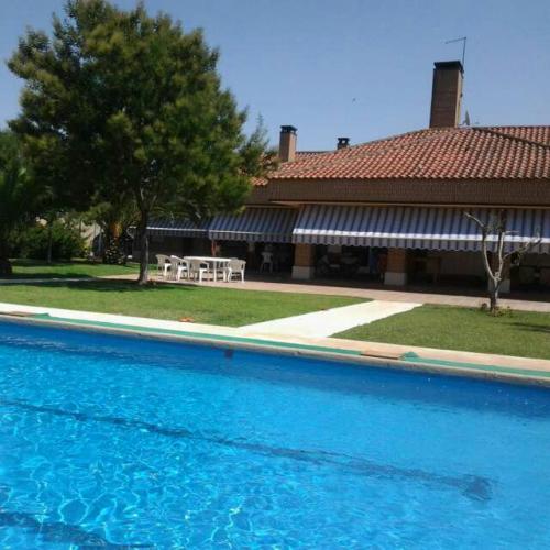 VENDO CASA GRANDE DE CAMPO