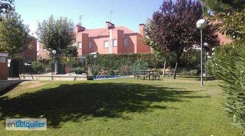 ALQUILER CHALET ADOSADO EN EL CASCO URBANO VILLAVICIOSA DE ODON 