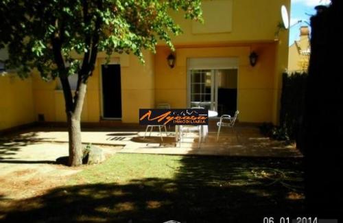 ALQUILER CHALET ADOSADO EN EL CASCO URBANO VILLAVICIOSA DE ODON 