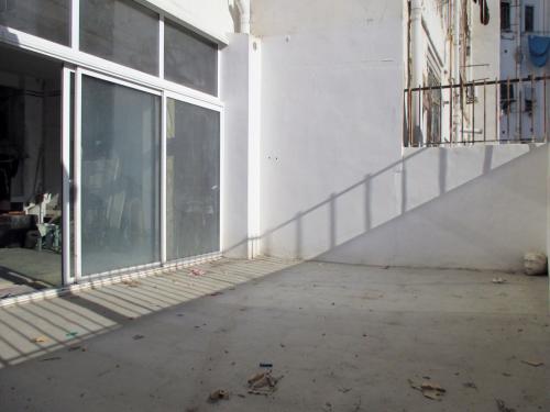 Vivienda con TERRAZA en Ruzafa, para reformar. SUR-ESTE