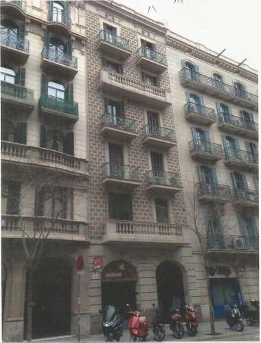 EXCELENTE PISO EN EN CENTRO DE BARCELONA