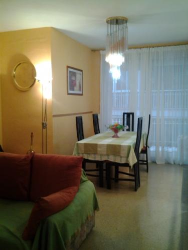 Alfonso XIII,  Planta 4tª. Badalona, (Barcelona). ( La Salut).