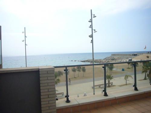 Primera Linea de Mar en Badalona. Piscina y hermosas vistas al Mar.